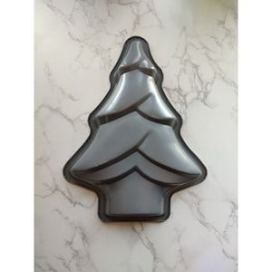 Christmas Tree Cake Pan Non-Stick Bakeware 12x9.5x1.5 Inches Some Scratches B7